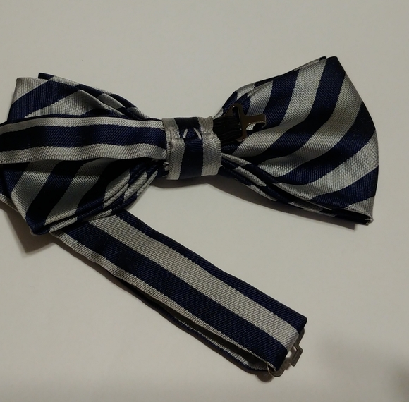 Bow tie for kids/youth - Picture 2 of 2